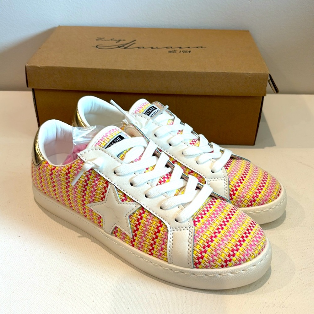 VINTAGE HAVANA
Carla Tweed Fashion
Sneakers
